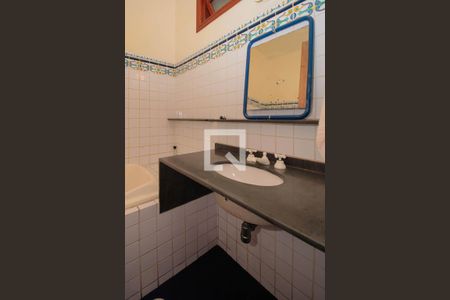 Casa à venda com 300m², 3 quartos e 3 vagas Casa à venda com 300m², 3 quartos e 3 vagasBanheiro da Suíte 1