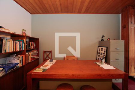 Casa à venda com 300m², 3 quartos e 3 vagas Casa à venda com 300m², 3 quartos e 3 vagasSuíte 2