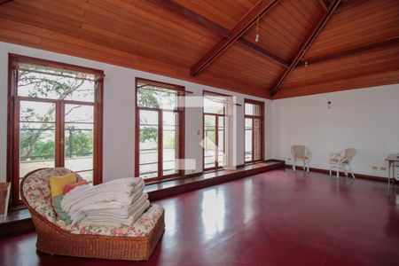 Casa à venda com 300m², 3 quartos e 3 vagas Casa à venda com 300m², 3 quartos e 3 vagasQuarto