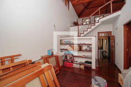 Casa à venda com 300m², 3 quartos e 3 vagas Casa à venda com 300m², 3 quartos e 3 vagasSala de TV