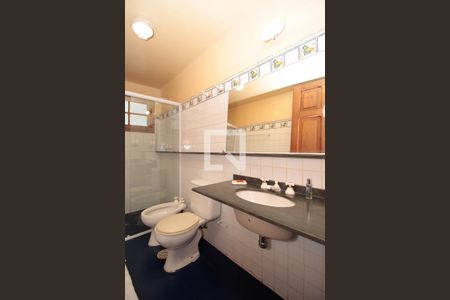 Casa à venda com 300m², 3 quartos e 3 vagas Casa à venda com 300m², 3 quartos e 3 vagasBanheiro