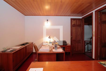 Casa à venda com 300m², 3 quartos e 3 vagas Casa à venda com 300m², 3 quartos e 3 vagasSuíte 2