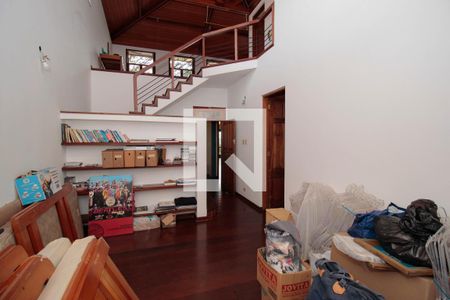 Casa à venda com 300m², 3 quartos e 3 vagas Casa à venda com 300m², 3 quartos e 3 vagasSala de TV