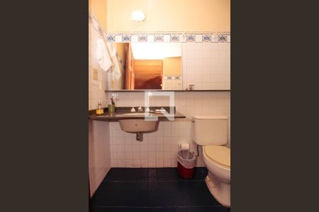 Casa à venda com 300m², 3 quartos e 3 vagas Casa à venda com 300m², 3 quartos e 3 vagasBanheiro da Suíte 2