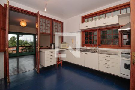 Casa à venda com 300m², 3 quartos e 3 vagas Casa à venda com 300m², 3 quartos e 3 vagasCozinha