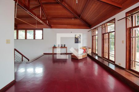 Casa à venda com 300m², 3 quartos e 3 vagas Casa à venda com 300m², 3 quartos e 3 vagasQuarto