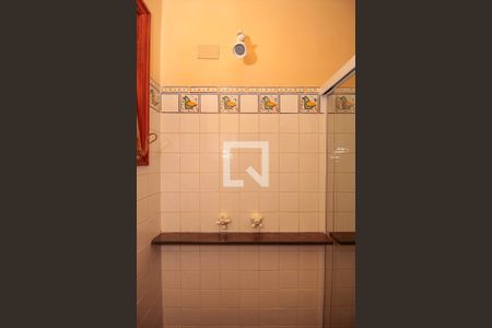 Casa à venda com 300m², 3 quartos e 3 vagas Casa à venda com 300m², 3 quartos e 3 vagasBanheiro