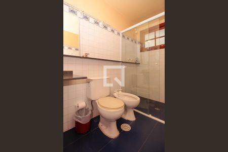 Casa à venda com 300m², 3 quartos e 3 vagas Casa à venda com 300m², 3 quartos e 3 vagasBanheiro da Suíte 2