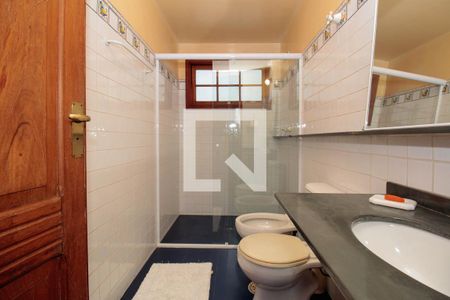 Casa à venda com 300m², 3 quartos e 3 vagas Casa à venda com 300m², 3 quartos e 3 vagasBanheiro