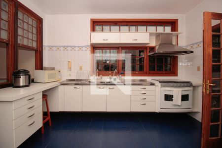 Casa à venda com 300m², 3 quartos e 3 vagas Casa à venda com 300m², 3 quartos e 3 vagasCozinha