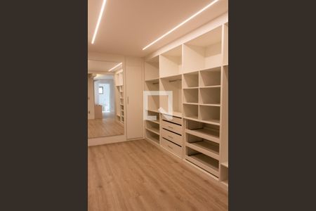 Apartamento à venda com 276m², 4 quartos e 4 vagasCLOSET SUITE 1