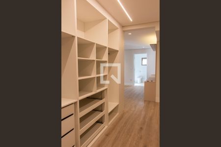 Apartamento à venda com 276m², 4 quartos e 4 vagasCLOSET SUITE 1