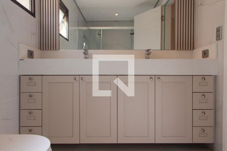 Apartamento à venda com 276m², 4 quartos e 4 vagasBANHEIRO SUITE 1