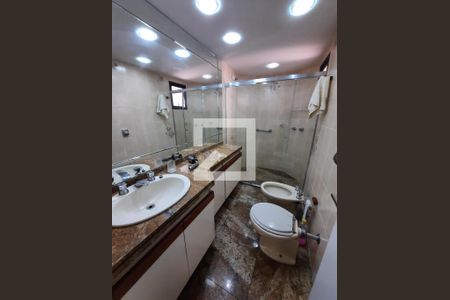 Apartamento para alugar com 236m², 4 quartos e 4 vagasBanheiro 1