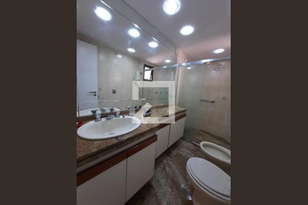 Apartamento para alugar com 236m², 4 quartos e 4 vagasBanheiro 1