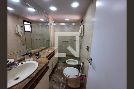 Apartamento para alugar com 236m², 4 quartos e 4 vagasBanheiro 1