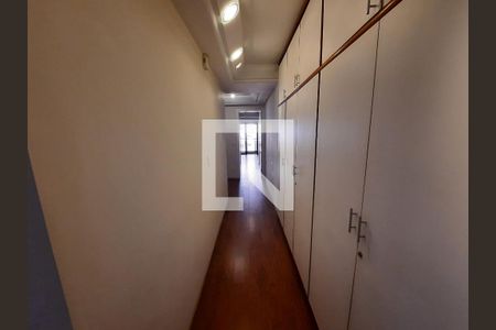 Apartamento para alugar com 236m², 4 quartos e 4 vagasCorredor