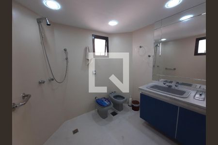 Apartamento para alugar com 236m², 4 quartos e 4 vagasBanheiro da Suíte 1