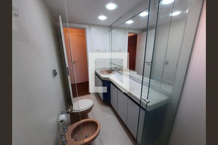 Apartamento para alugar com 236m², 4 quartos e 4 vagasBanheiro da Suíte 2