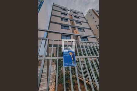 Apartamento para alugar com 36m², 1 quarto e 1 vaga Apartamento para alugar com 36m², 1 quarto e 1 vagaPlaquinha e fachada