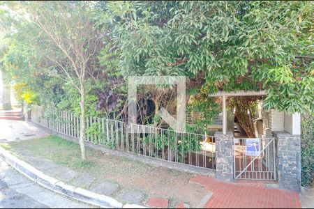 Casa para alugar com 190m², 3 quartos e 1 vaga Casa para alugar com 190m², 3 quartos e 1 vagaFachada