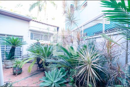 Casa para alugar com 190m², 3 quartos e 1 vaga Casa para alugar com 190m², 3 quartos e 1 vagaQuintal