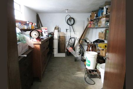 Casa à venda com 400m², 5 quartos e 4 vagasQuarto Externo/Depósito