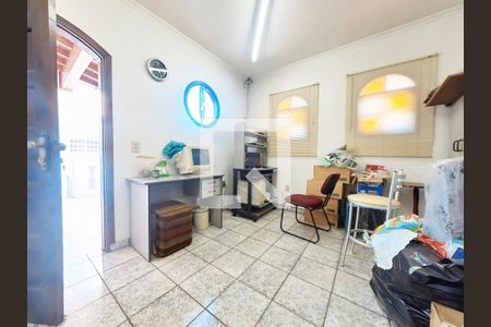 Casa à venda com 400m², 5 quartos e 4 vagasQuarto Externo Varanda dos Fundos