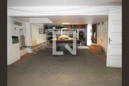 Casa à venda com 400m², 5 quartos e 4 vagasQuarto Externo