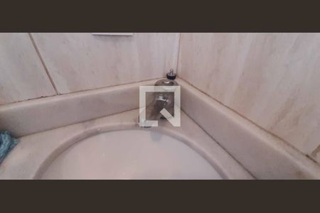 Apartamento à venda com 57m², 2 quartos e 1 vaga Apartamento à venda com 57m², 2 quartos e 1 vagaBanheiro