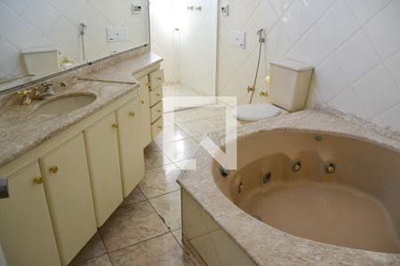 Casa para alugar com 180m², 3 quartos e 2 vagas Casa para alugar com 180m², 3 quartos e 2 vagasBanheiro