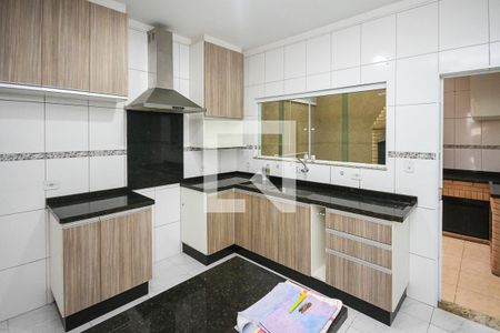 Casa para alugar com 106m², 3 quartos e 2 vagasCozinha