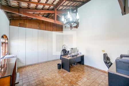 Casa à venda com 370m², 3 quartos e 4 vagasEscritório