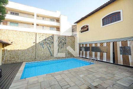 Casa à venda com 370m², 3 quartos e 4 vagasPiscina