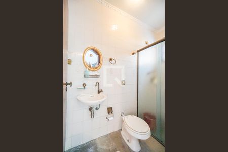 Casa à venda com 370m², 3 quartos e 4 vagasBanheiro de serviço