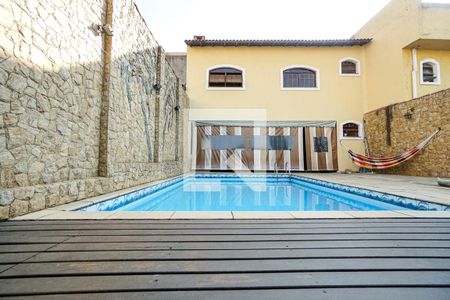 Casa à venda com 370m², 3 quartos e 4 vagasVista do quarto 02