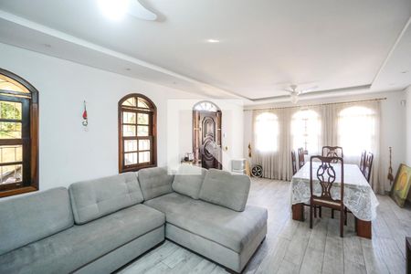 Sala de estar de casa à venda com 3 quartos, 370m² em Penha de França, São Paulo