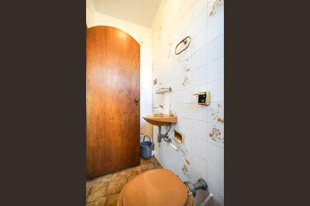 Casa à venda com 370m², 3 quartos e 4 vagasBanheiro de serviço