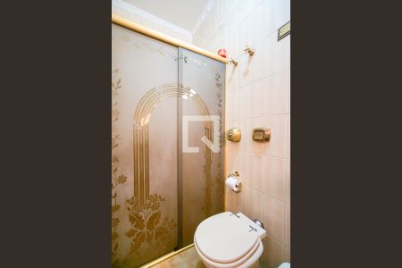 Casa à venda com 370m², 3 quartos e 4 vagasBanheiro social