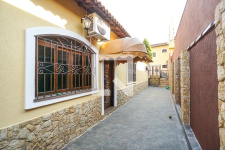 Casa à venda com 370m², 3 quartos e 4 vagasQuintal