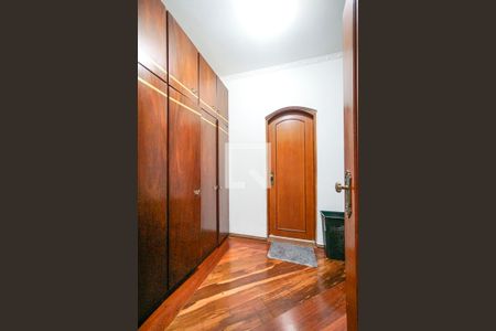 Casa à venda com 370m², 3 quartos e 4 vagasCloset da suíte
