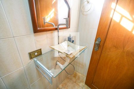 Casa à venda com 370m², 3 quartos e 4 vagasBanheiro social