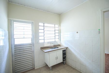 Cozinha de casa para alugar com 1 quarto, 40m² em Vila Invernada, São Paulo