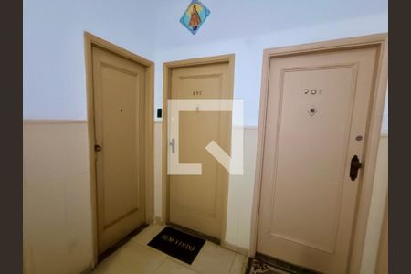 Apartamento à venda com 90m², 3 quartos e sem vaga Apartamento à venda com 90m², 3 quartos e sem vagaHall