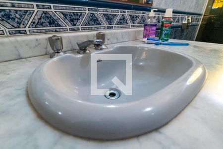 Casa à venda com 288m², 4 quartos e 2 vagasBanheiro Social Detalhe