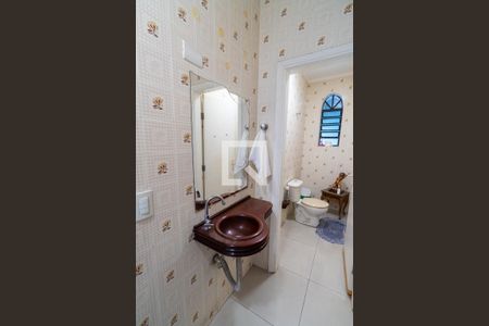 Casa à venda com 288m², 4 quartos e 2 vagasLavabo