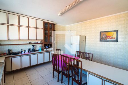 Casa à venda com 288m², 4 quartos e 2 vagasCozinha