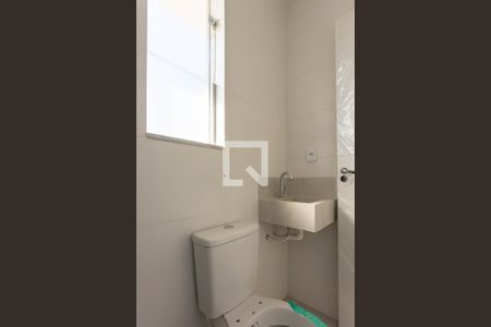 Casa à venda com 112m², 2 quartos e 1 vagaBanheiro