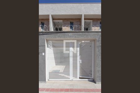 Casa à venda com 112m², 2 quartos e 1 vagaFachada