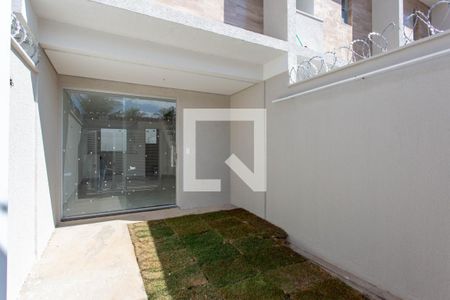 Casa à venda com 112m², 2 quartos e 1 vagaGaragem